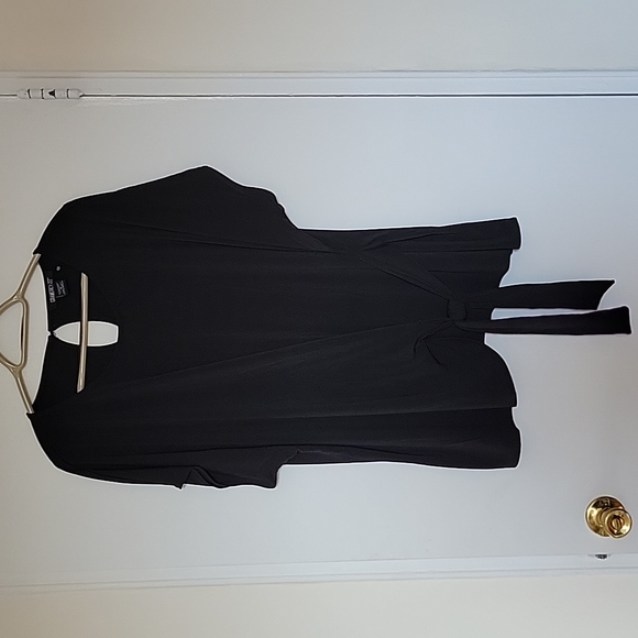 Gramercy 22 Keyhole Back Tie Fron Top - Picture 2 of 7